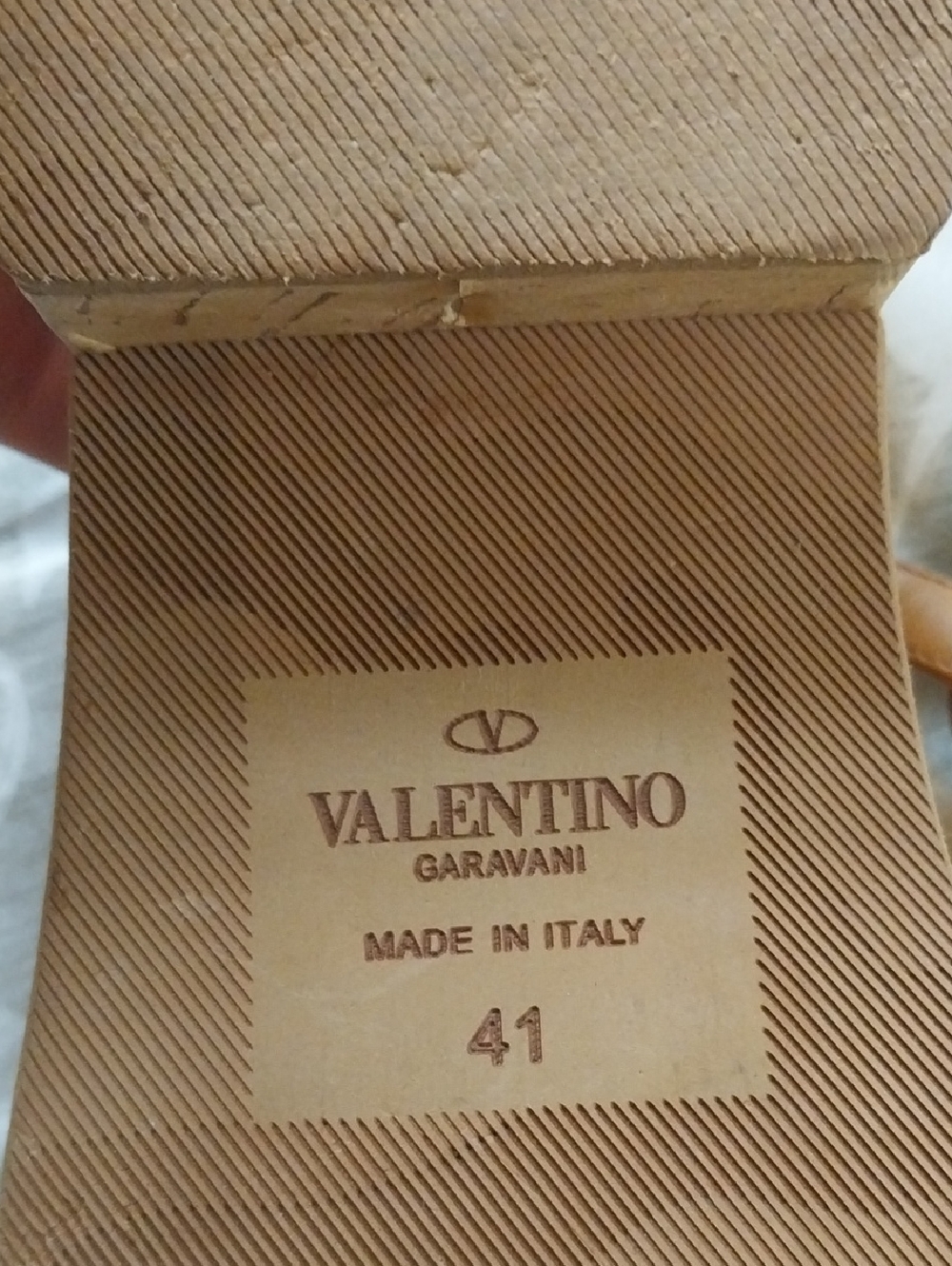 Valentino Garavani Tan Espradille Slides. Euc Size 41 - Picture 14 of 16